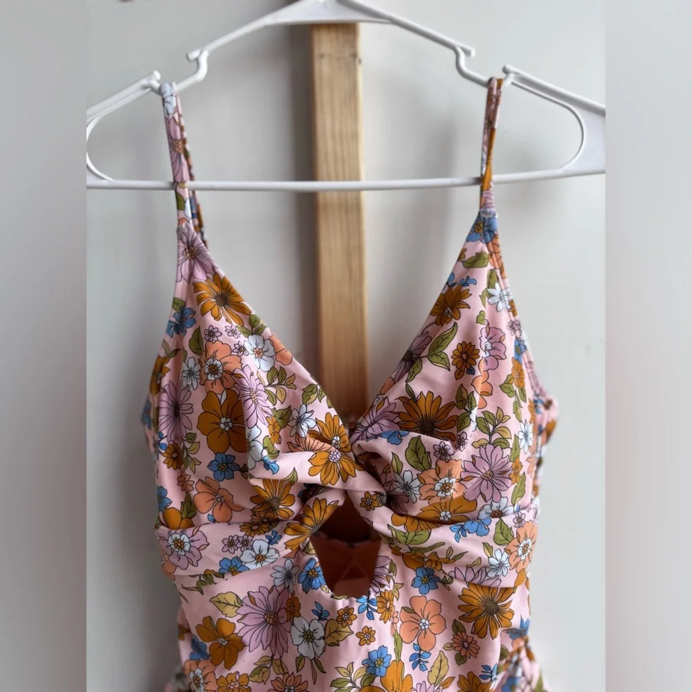 Cupshe Floral Cutout Swimsuit in Pink and Orange - Picture 2 of 7